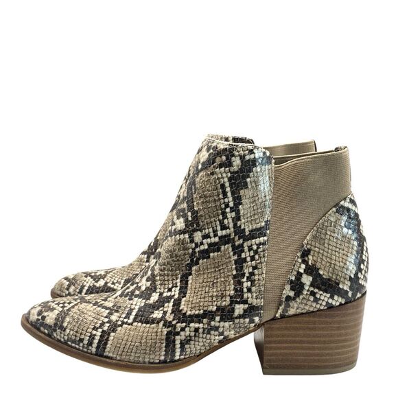 Chinese Laundry Womens Size 7 Snake Print Boot Bootie Slip On Pointed Toe - Picture 3 of 11